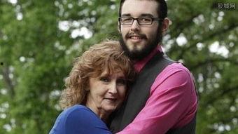 國(guó)產(chǎn)老婦人與小伙視頻